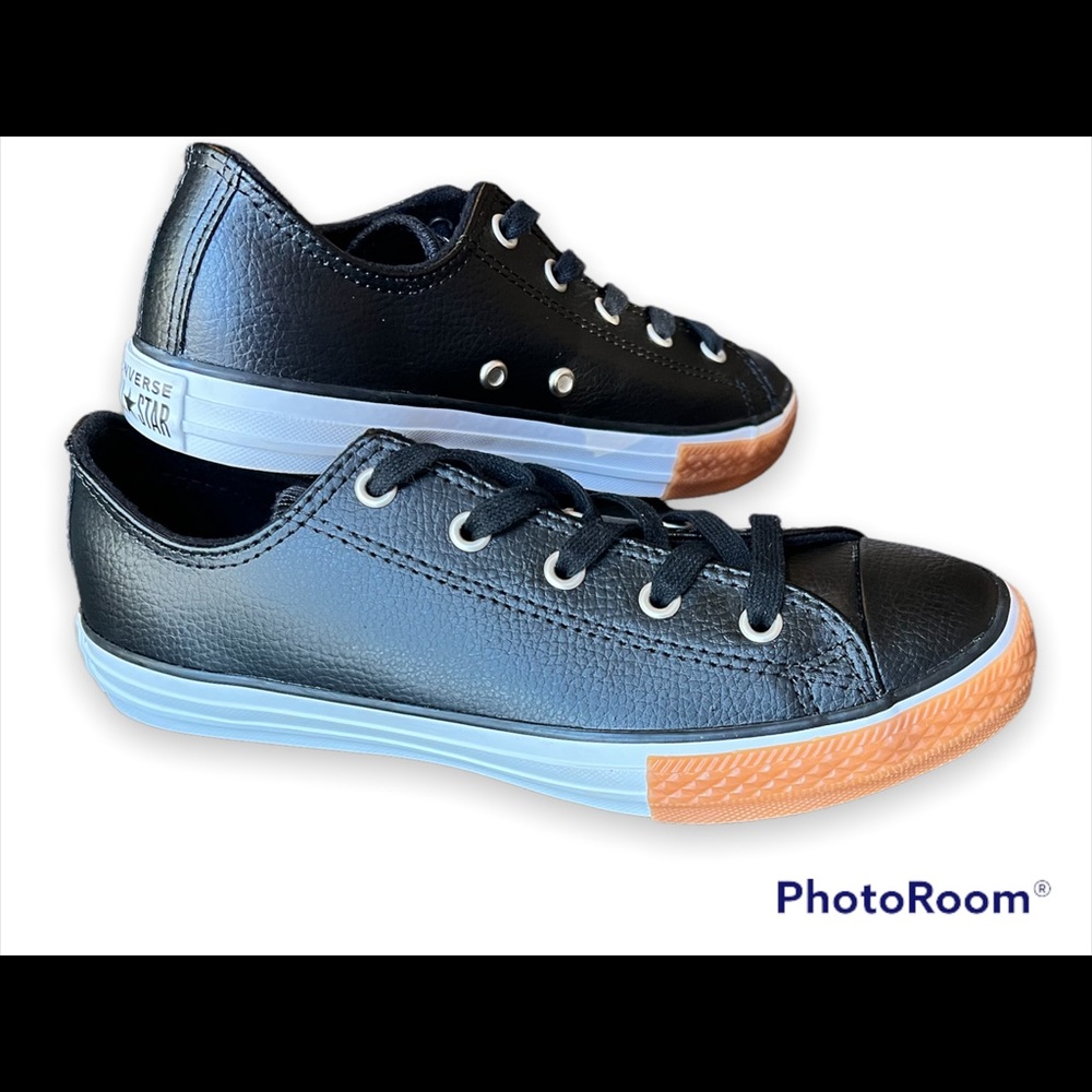 Converse Junior Black Leather Chuck Taylor Ox Lo